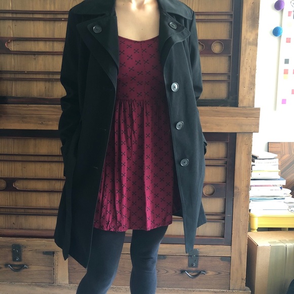 Shop the look! Black trench - Picture 5 of 8